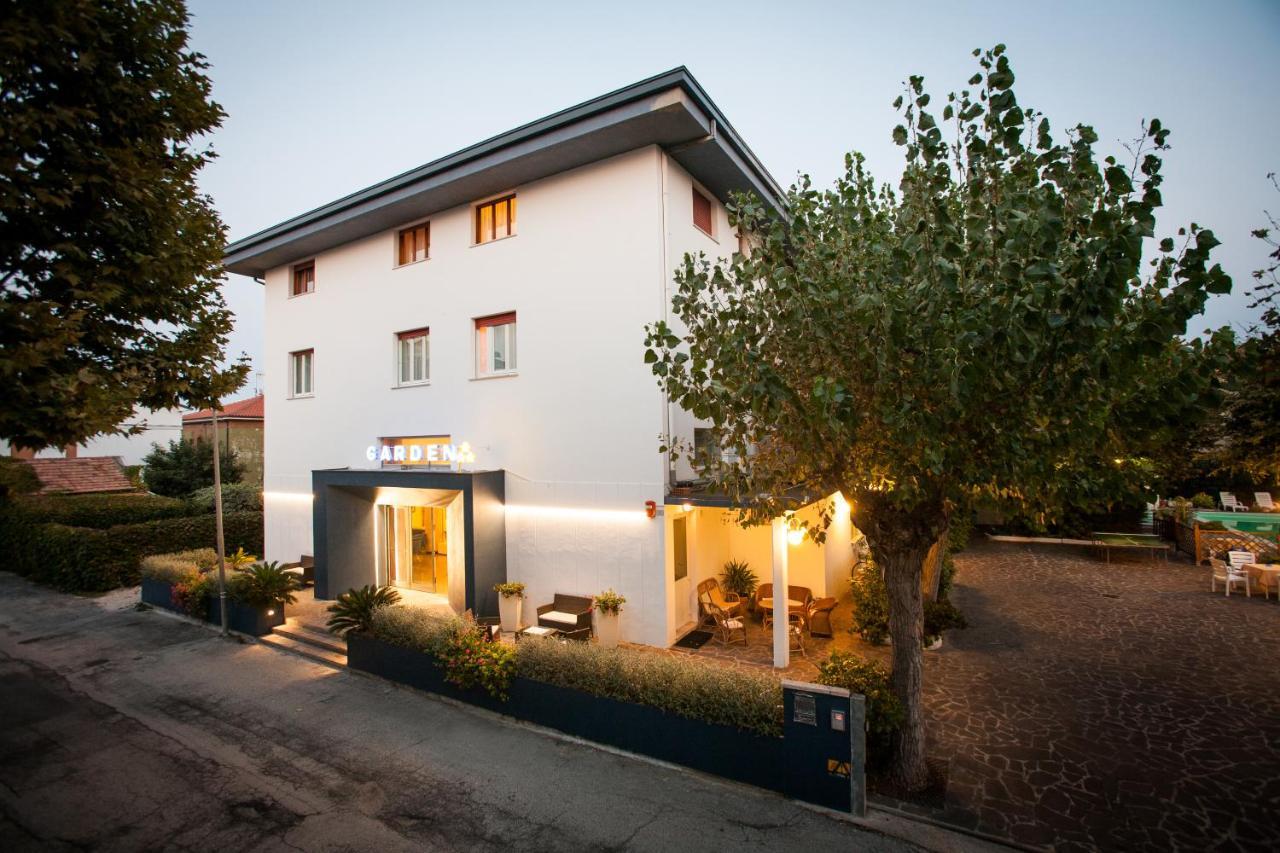 Hotel Garden B&B Marotta Kültér fotó