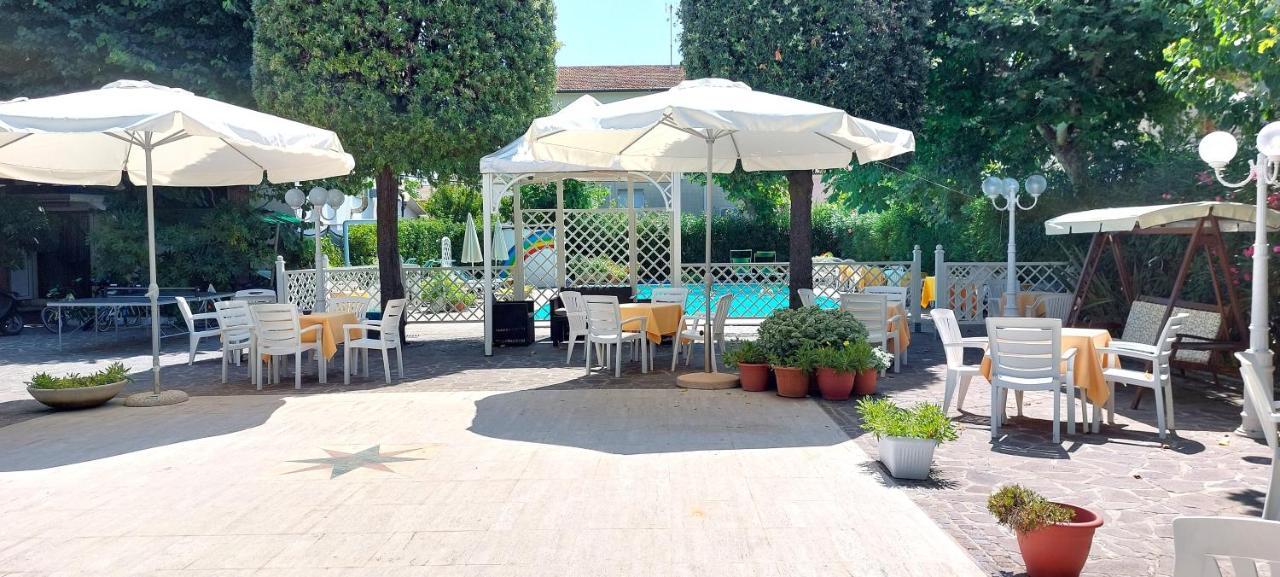 Hotel Garden B&B Marotta Kültér fotó