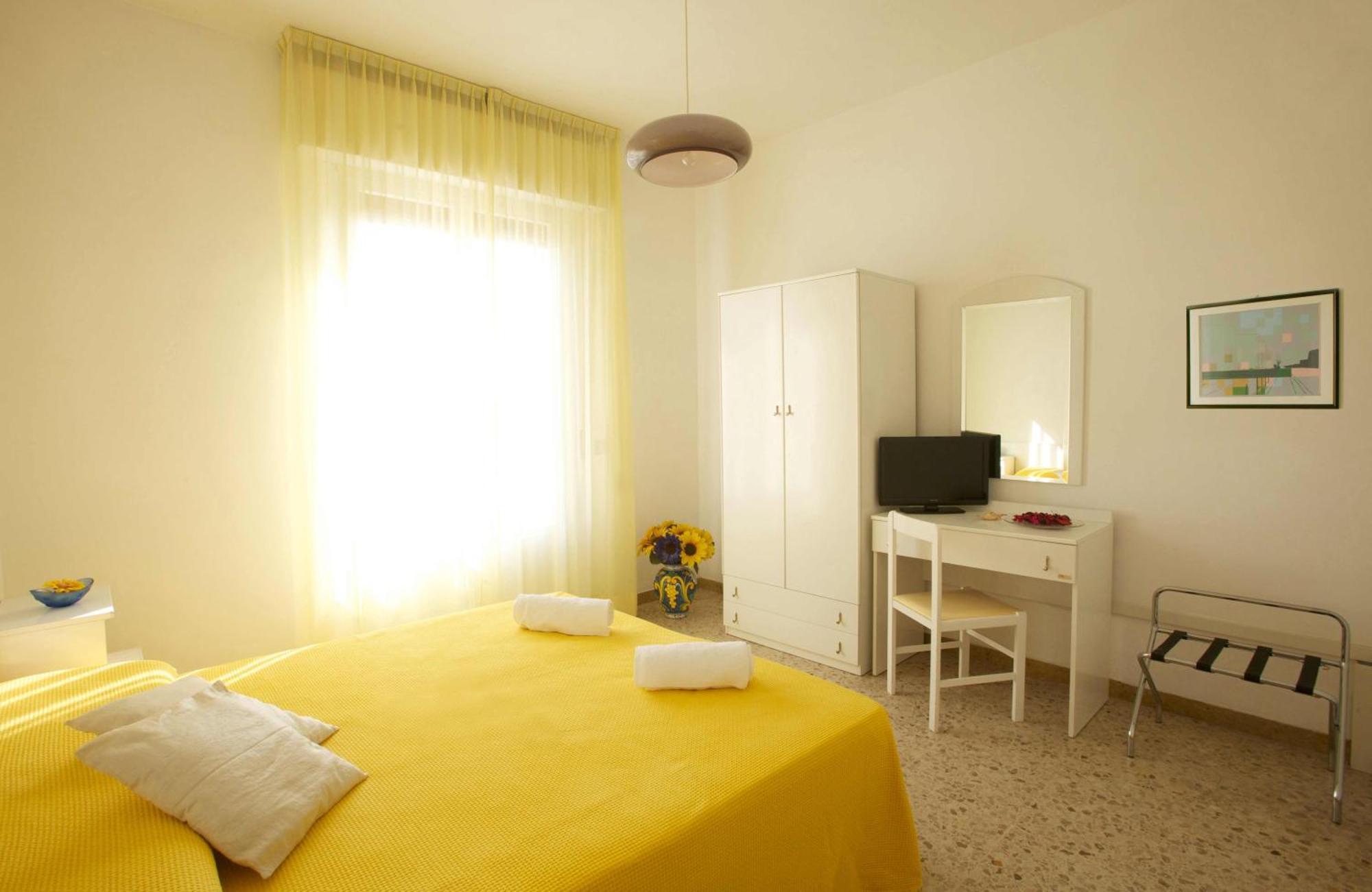 Hotel Garden B&B Marotta Kültér fotó