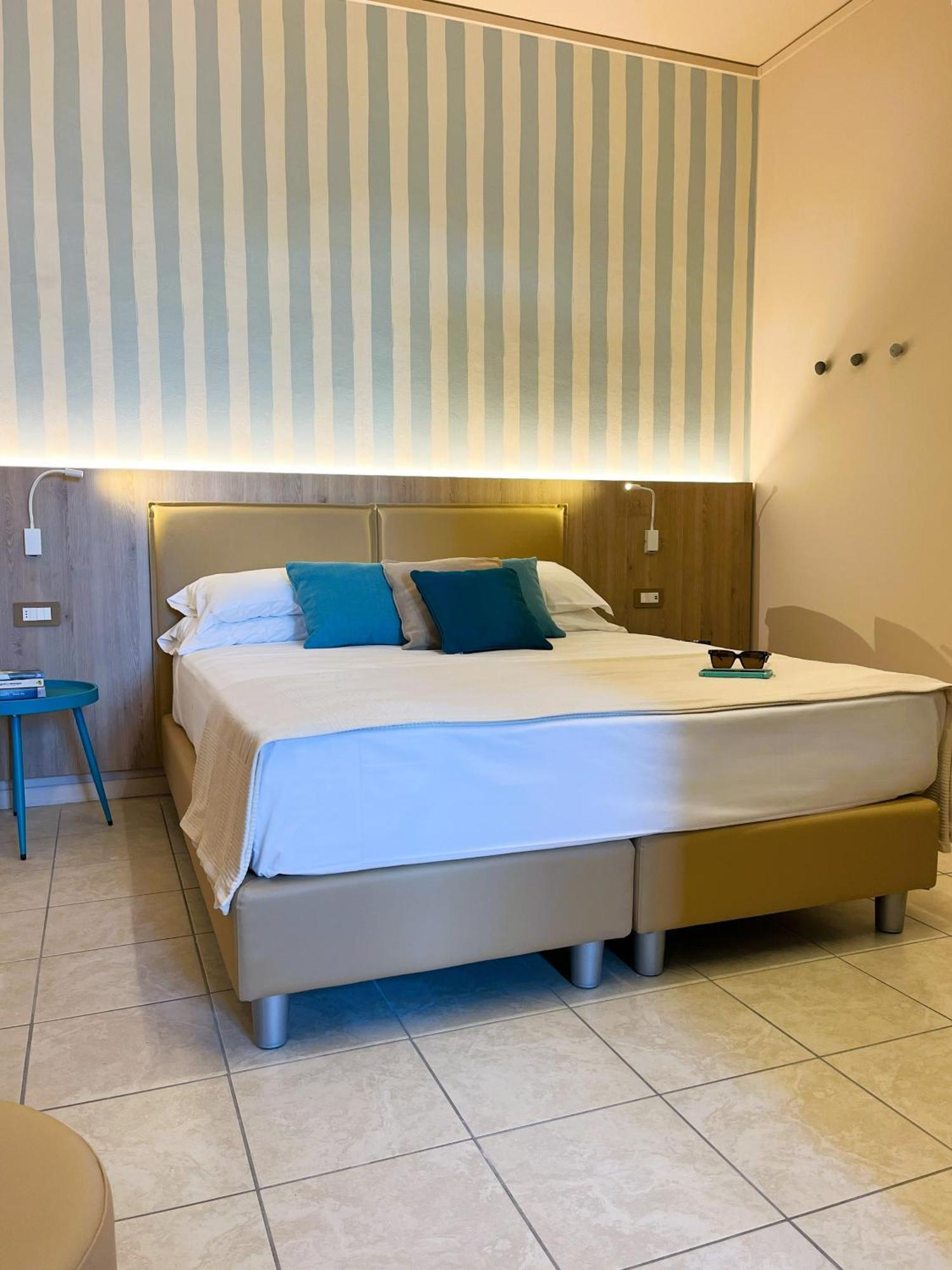 Hotel Garden B&B Marotta Kültér fotó